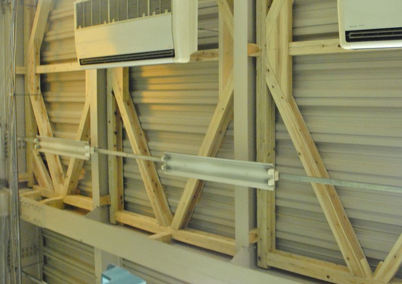 木造フレーム加力実験のご案内　写真
